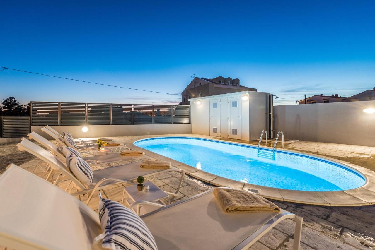 Villa Lena Luxury Apartments Novalja Luaran gambar