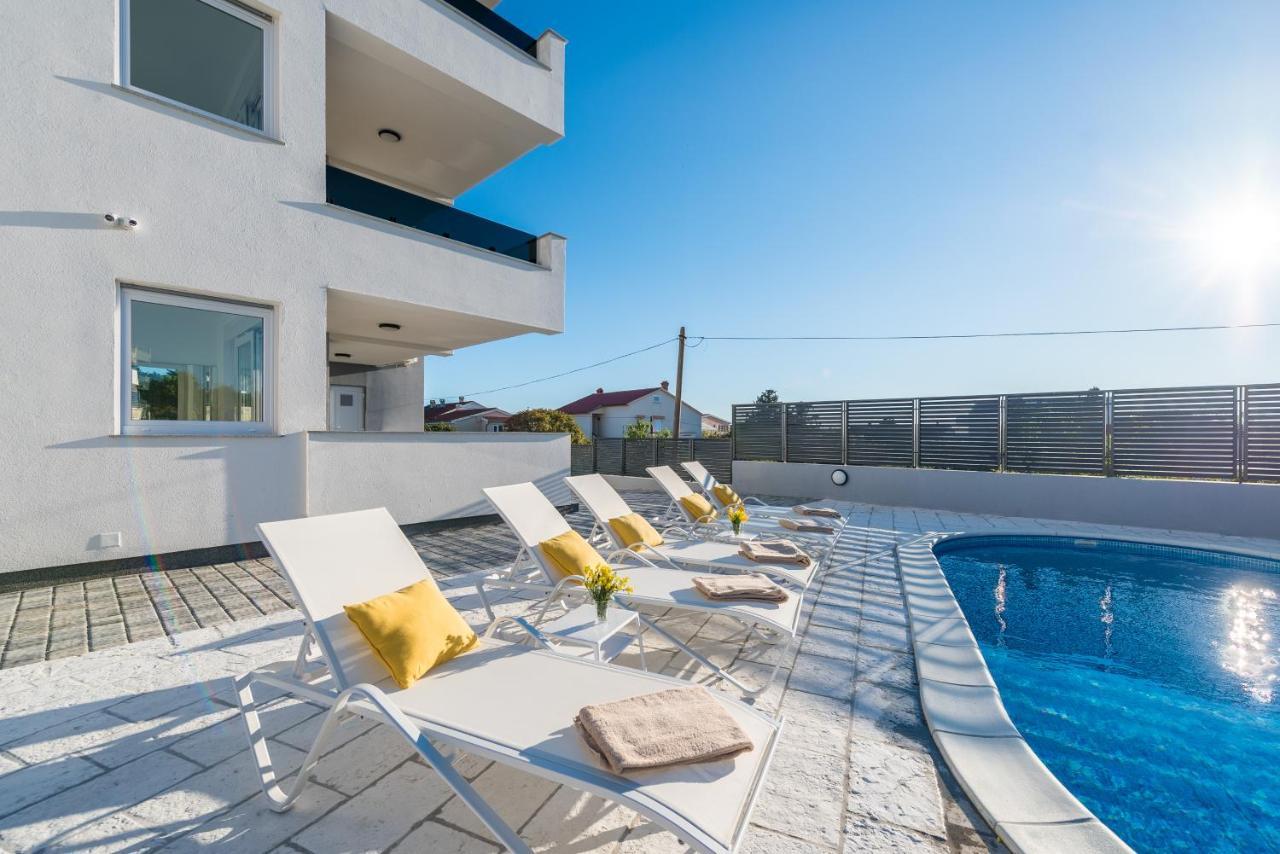 Villa Lena Luxury Apartments Novalja Luaran gambar