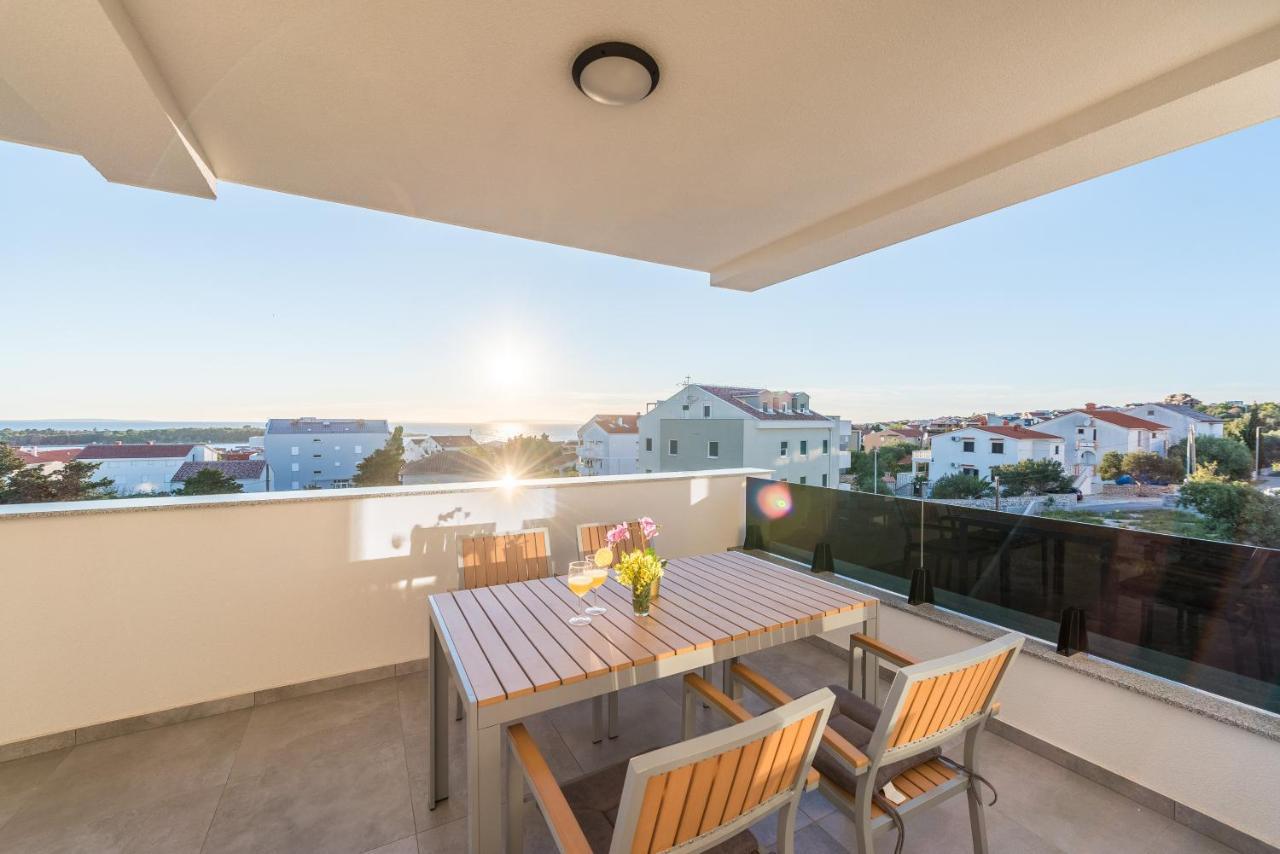 Villa Lena Luxury Apartments Novalja Luaran gambar
